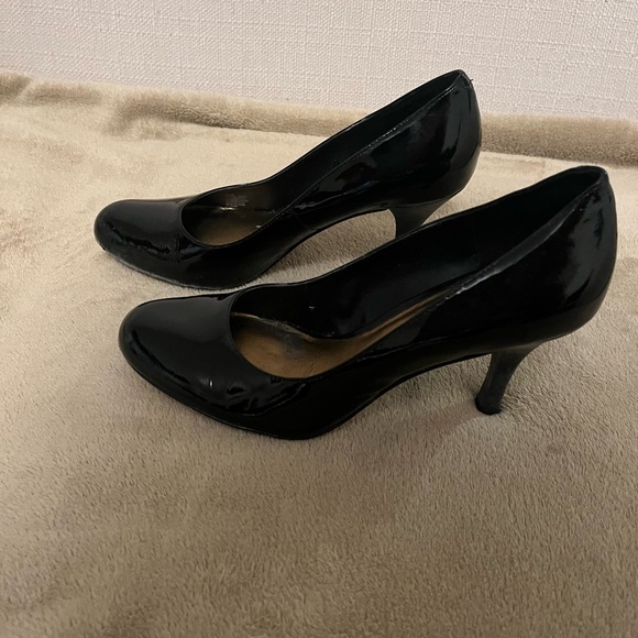 Arturo Chiang Ladies Leather Soled Pump - size 5 - Picture 2 of 2